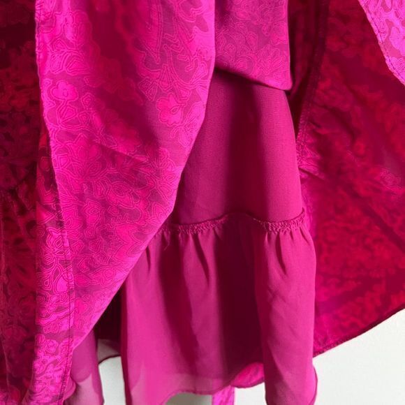 WHBM Fuchsia Sequin Retro Fit & Flare Dress Womens Size S Floral Print V… - Picture 6 of 10